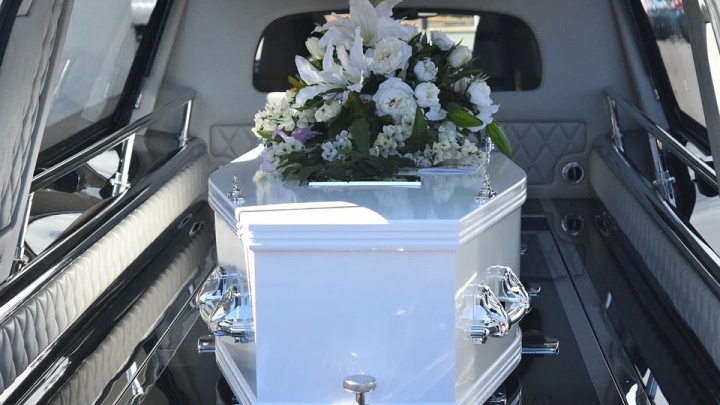Кремировать или похоронить: какие правила погребения действуют во время ковида
