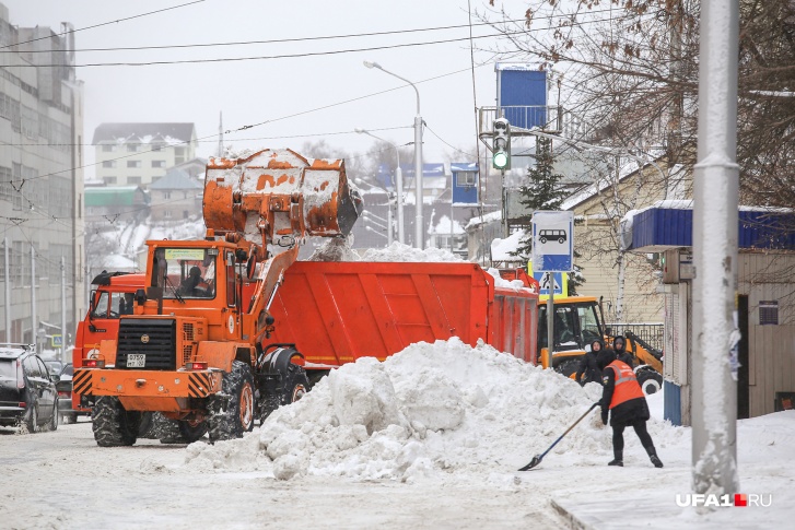 Столица Башкирии утопает в снегу
