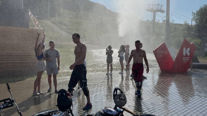 В горах Сочи для охлаждения туристов включили снежные пушки