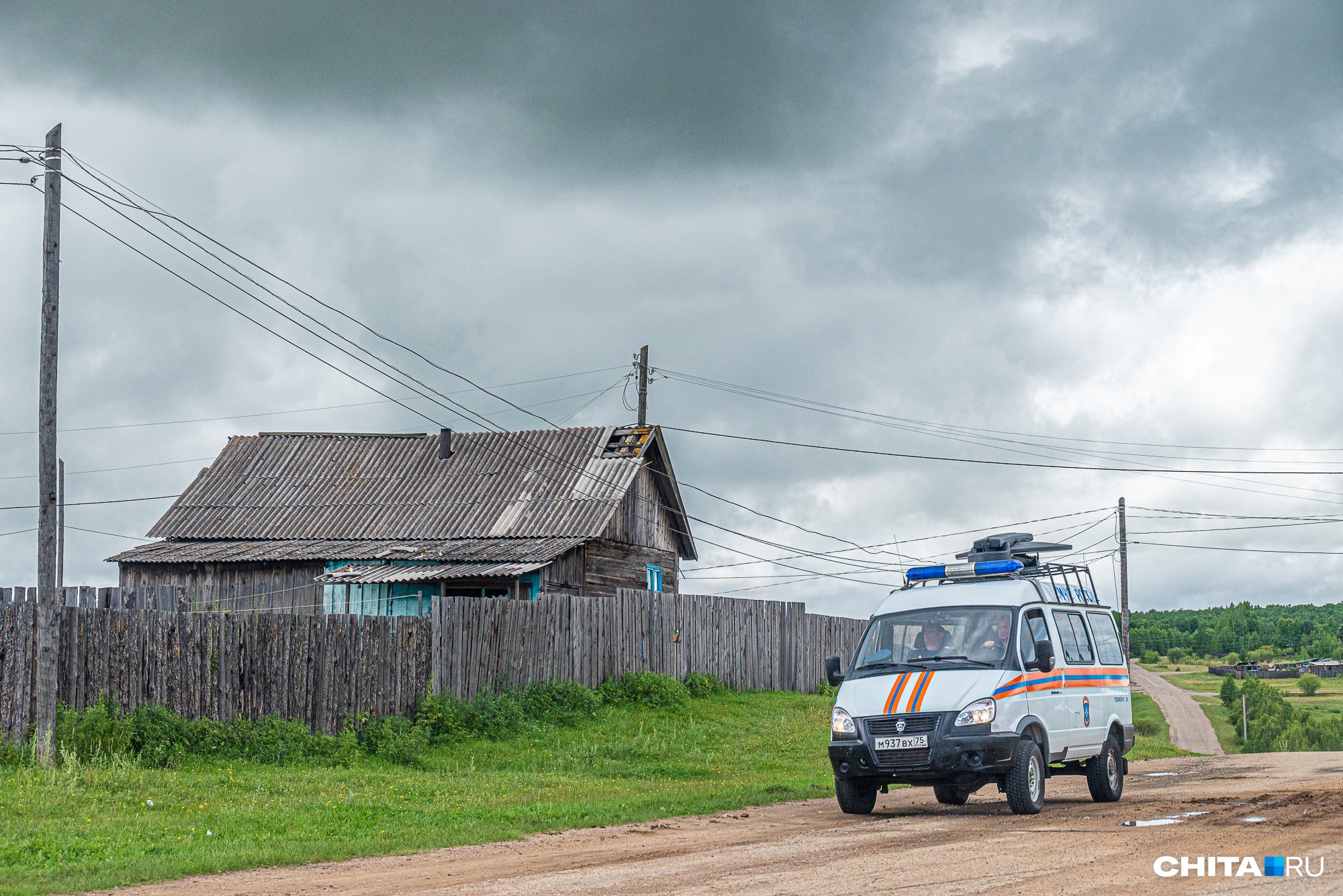 Спасатели эвакуировали двух девушек из Иркутска с гор в Бурятии