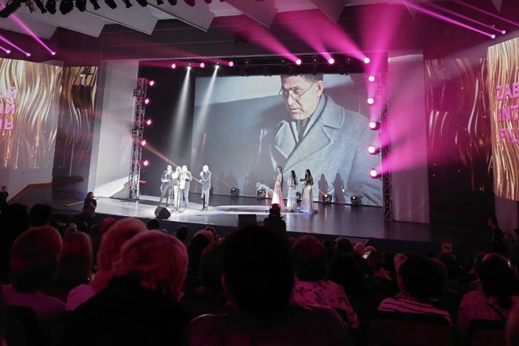 Сергей Пускепалис сказал со сцены краевой филармонии в Чите, что чуть не расплакался, узнав о специальной премии