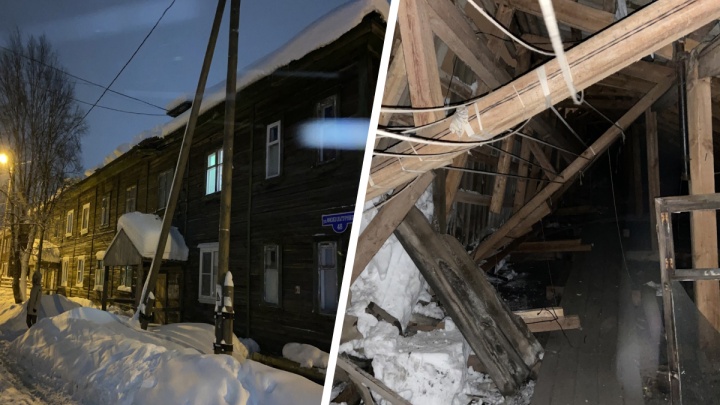В Архангельске под тяжестью снега обрушилась крыша дома: могут ли оштрафовать управляющую компанию