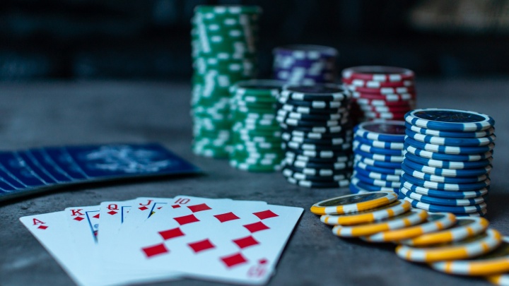 В Краснодаре накрыли два подпольных покерных клуба. Организаторам грозит до 4 лет колонии