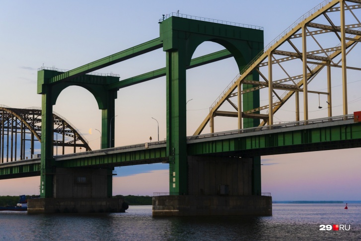 Мост будет закрыт в рабочие будни