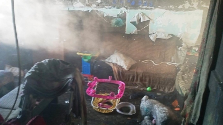 В Челябинской области при пожаре погиб трехлетний мальчик, которого летом нашли спящим на дороге