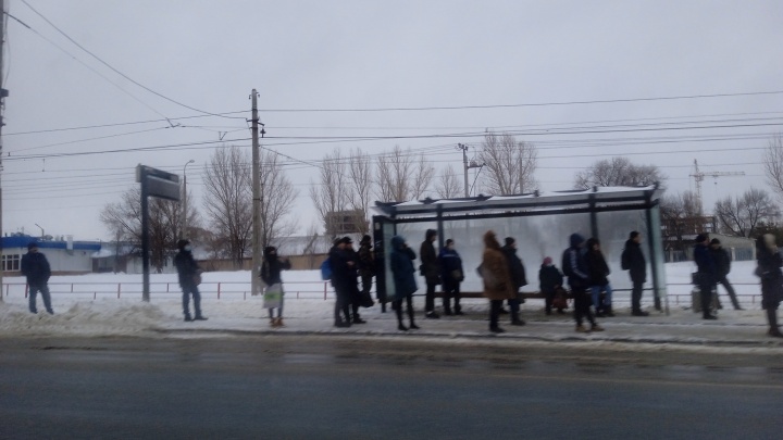 Мы как будто лишние: жители Дзержинского района Волгограда пожаловались на отсутствие транспорта