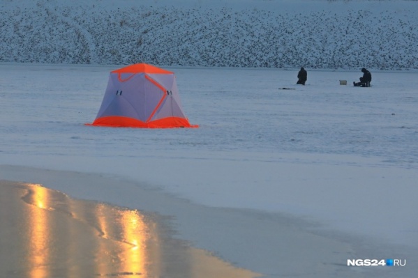 рыбалка в красноярском море видео зимой