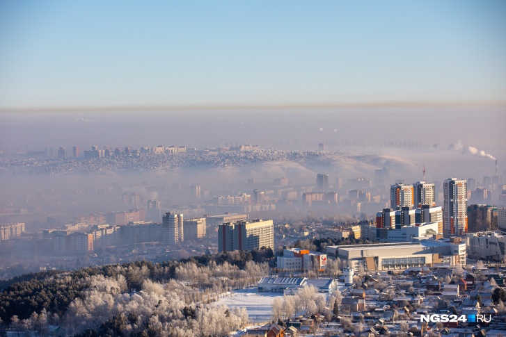 Вид на город с Николаевской сопки, снято <nobr class="_">8 января</nobr>