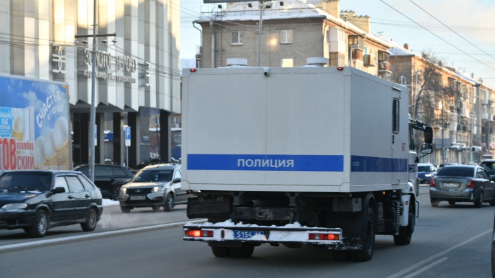 «Атаку организовали из-за кордона»: Свердловские полицейские подвели итог проверкам учебных заведений