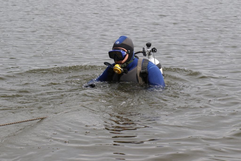 «Водолазы искали его тело шесть часов»: в Красноярском крае утонул молодой мужчина