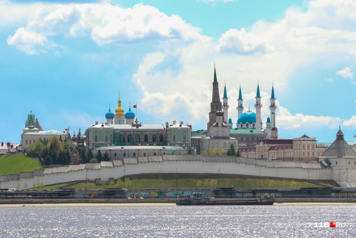 Грунт под стеной Казанского кремля размыло поверхностными водами
