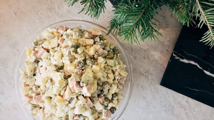 Почти деликатес: сколько стоит приготовить салат оливье в Ярославле на Новый год