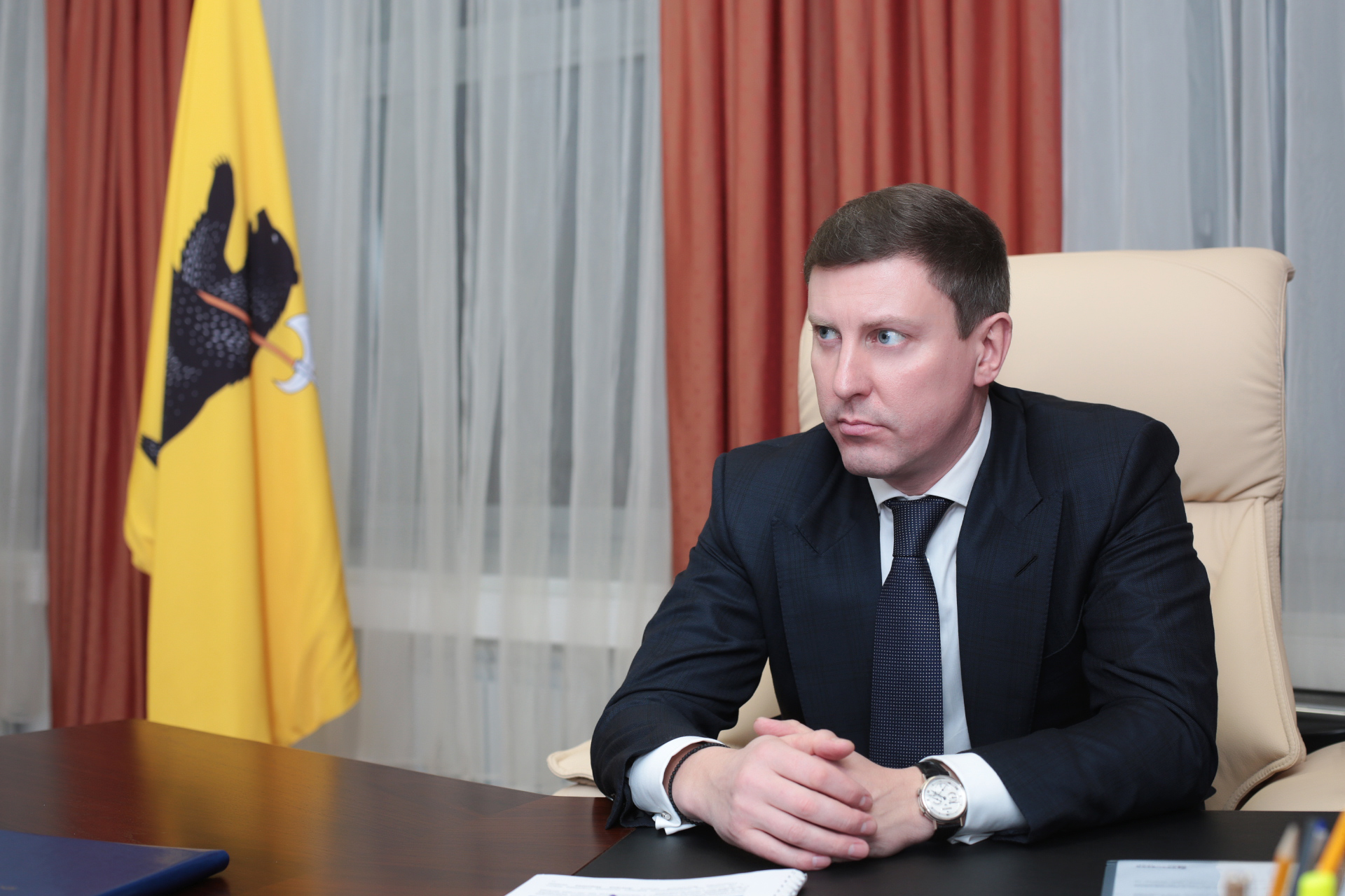 Об уходе Дмитрия Степаненко с поста исполняющего обязанности председателя правительства Ярославской области стало известно накануне