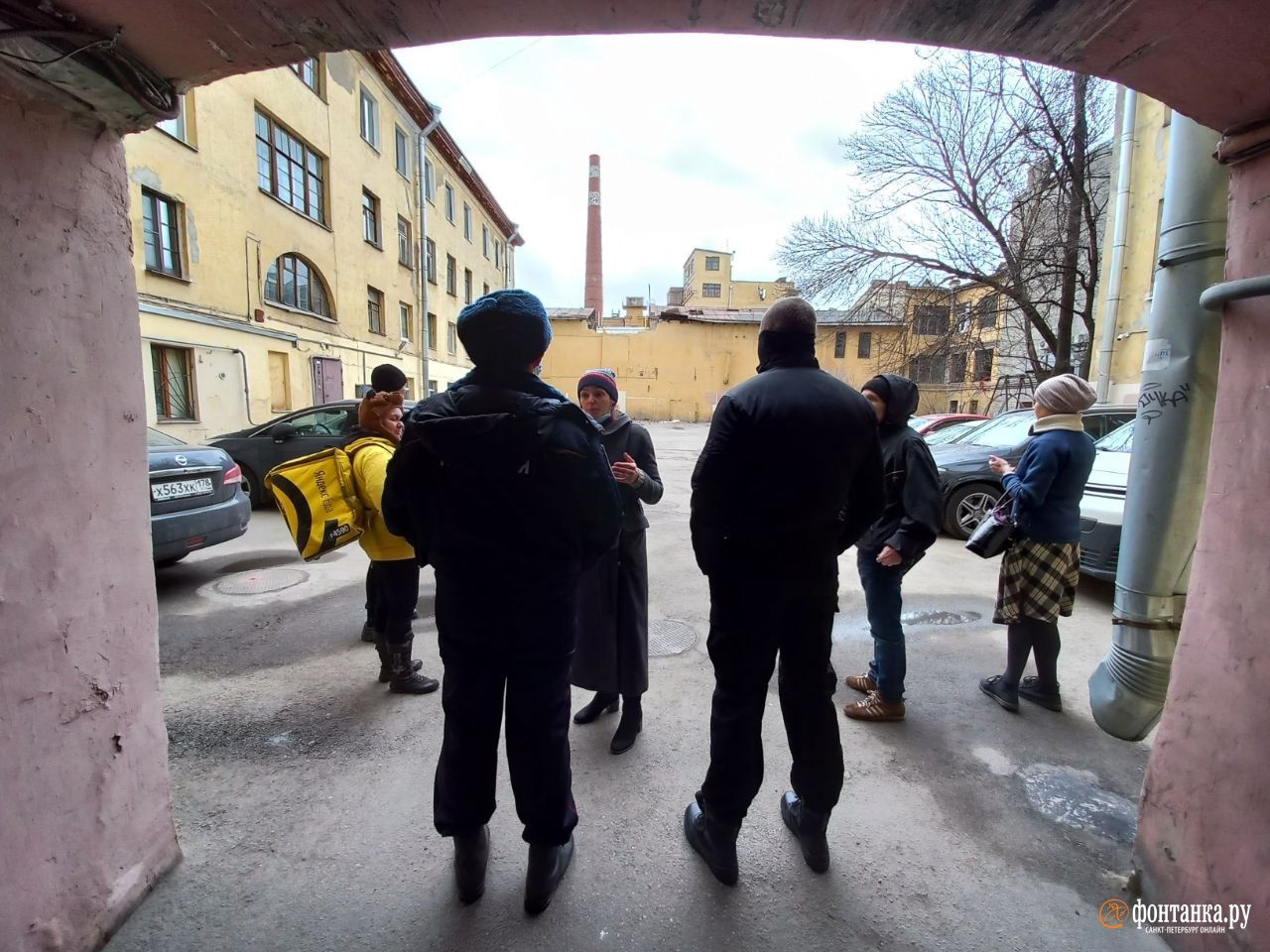 Петербуржцы встали в караул у торговых бань Екимовой. Зданию грозит снос |  15.04.2022 | Санкт-Петербург - БезФормата