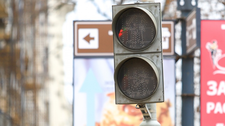На двух перекрестках в Комсомольском микрорайоне несколько дней не будут работать светофоры