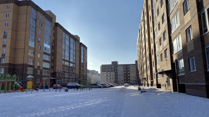 27 домов уже сдали: как разрастается микрорайон «Дивногорский» и сколько стоит туда переехать