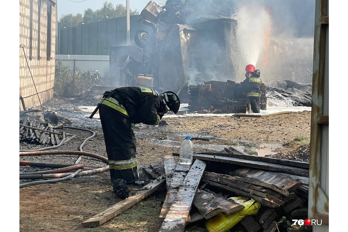 В огненном ДТП под Ярославлем погибла бригада скорой. Жертв уже четыре.  Люди из сгоревшего дома лишились всего | 30.08.2022 | Санкт-Петербург -  БезФормата