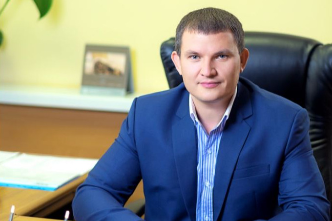 Супрун работал в сфере ЖКХ последние шесть лет, руководил муниципальной УК, в управлении было 235 многоквартирных домов Супрун работал в сфере ЖКХ последние шесть лет, руководил муниципальной УК, в управлении было 235 многоквартирных домов