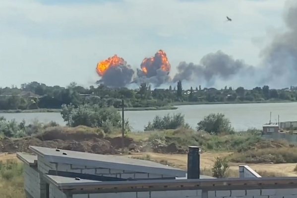 Эксклюзивное видео взрывов на военном аэродроме в Крыму 09 августа 2022 | НГС - новости Новосибирска