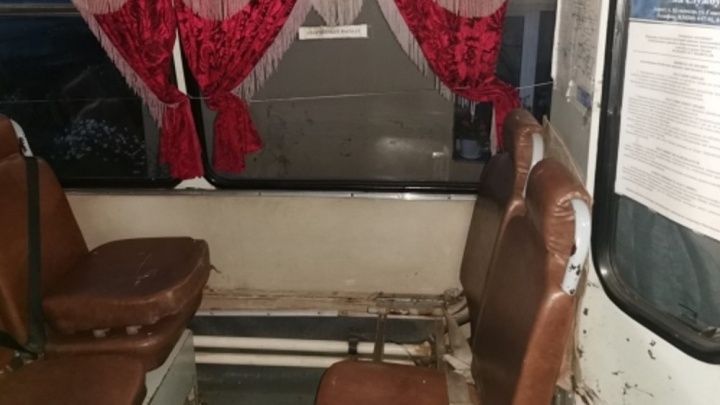 В Прикамье в автобусе порвался шланг системы отопления, пострадали мать и сын. СК возбудил дело
