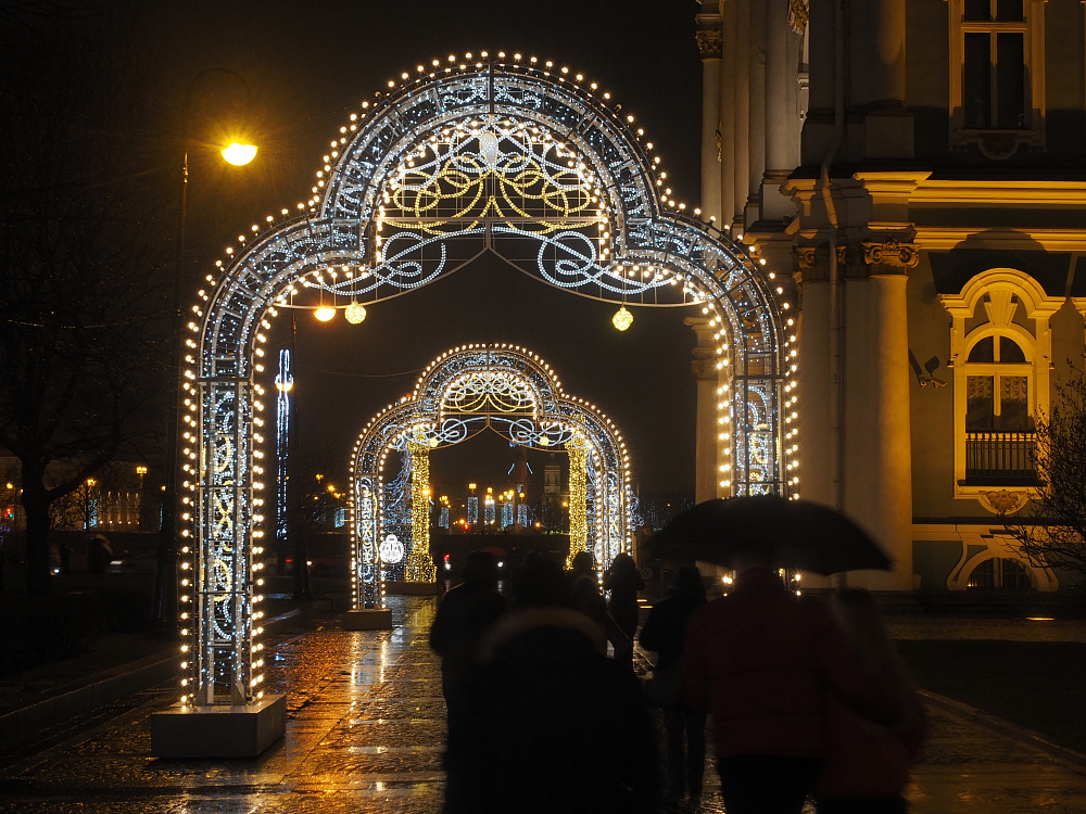 Новогодняя подсветка возле Эрмитажа, 2019 год<br /><br />автор фото Михаил Огнев / «Фонтанка.ру» / архив