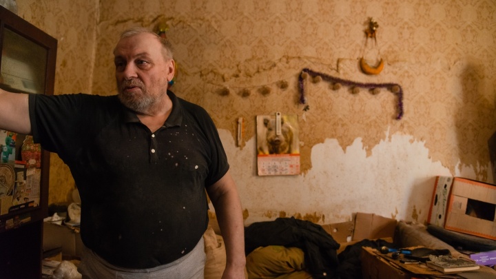 Как пенсионер из Архангельска один выживает в полуразрушенной «деревяшке»: прямой эфир 29.RU