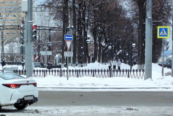 Теперь напрямую здесь не пройти Теперь напрямую здесь не пройти