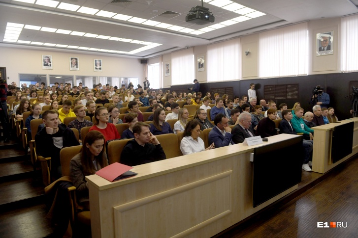 В 2022 году казанские школы закончили 6 тысяч учеников
