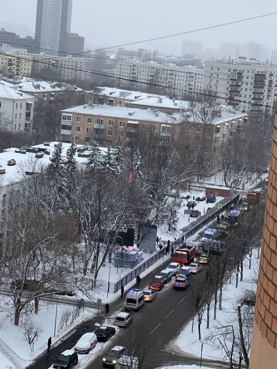 В Москве неизвестный устроил стрельбу в МФЦ, убиты двое