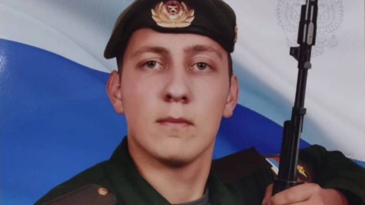 25-летний кубанский ефрейтор погиб на Украине. В его честь в школах прошли уроки