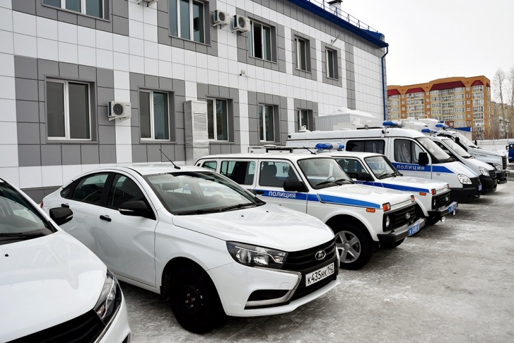 Кроме того, автопарк кузбасской полиции пополнился 119 машинами отечественного производства Кроме того, автопарк кузбасской полиции пополнился 119 машинами отечественного производства