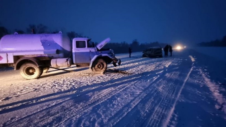 В авариях на заснеженных трассах Волгоградской области за день пострадали шесть человек