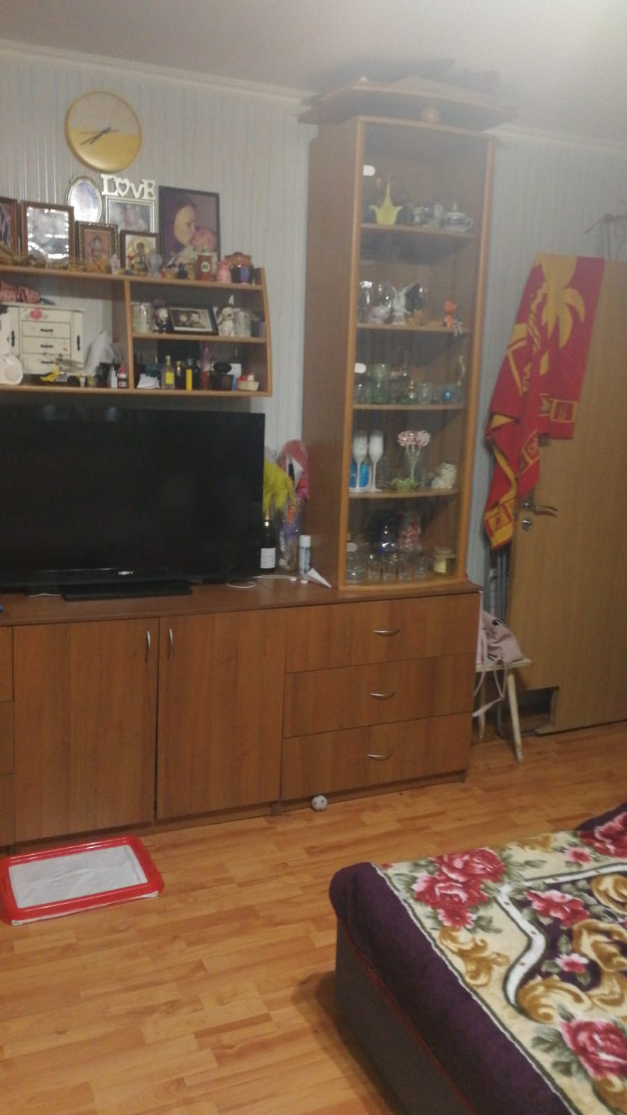 Комнату пришлось капитально отремонтировать. Раньше она отапливалась печью Комнату пришлось капитально отремонтировать. Раньше она отапливалась печью