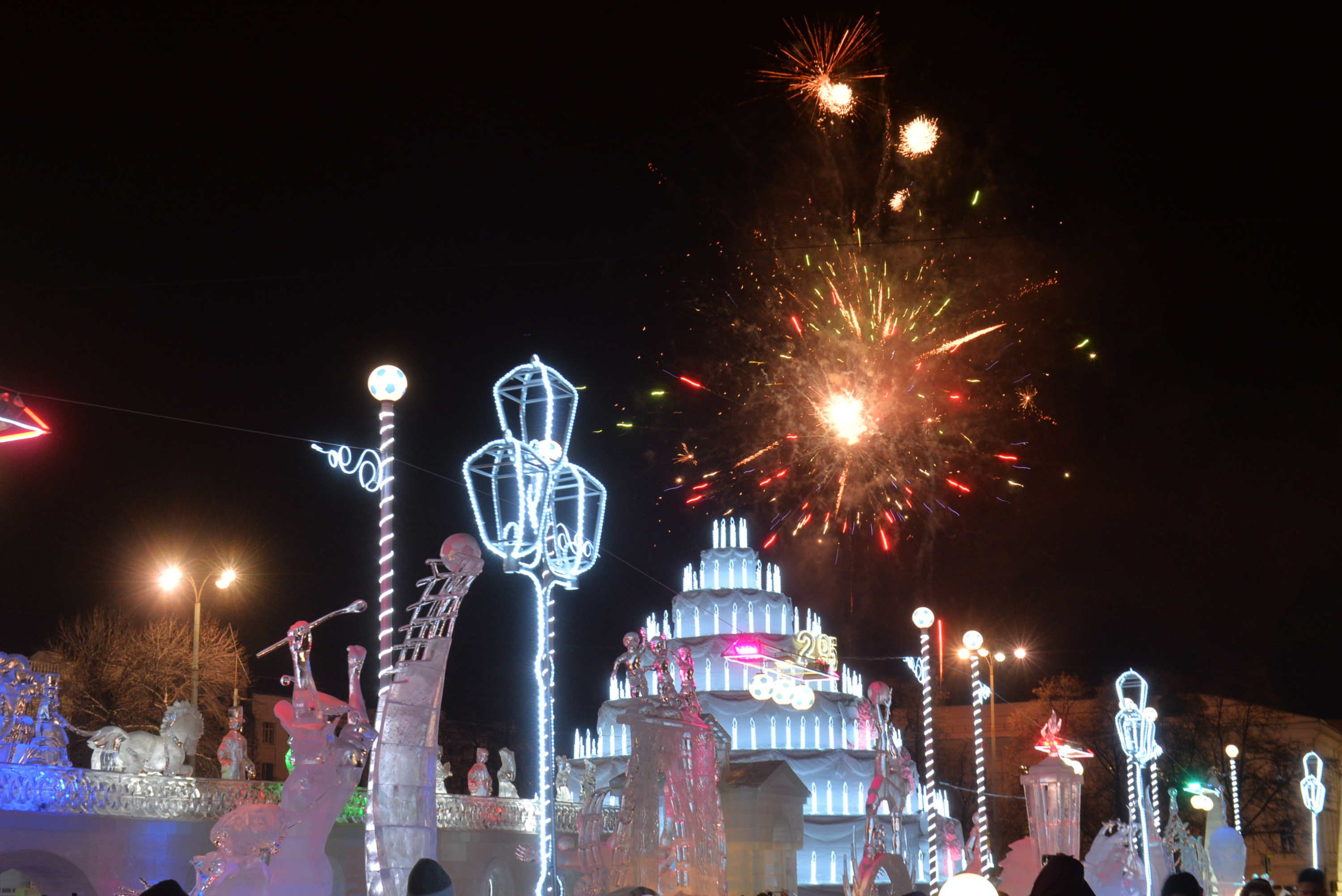 В новогоднюю ночь в центре Екатеринбурга запустят праздничный салют