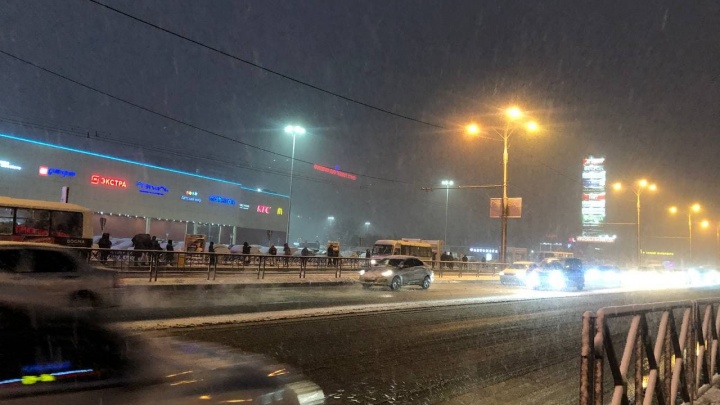 В Краснодаре затопило 13 улиц во время снегопада