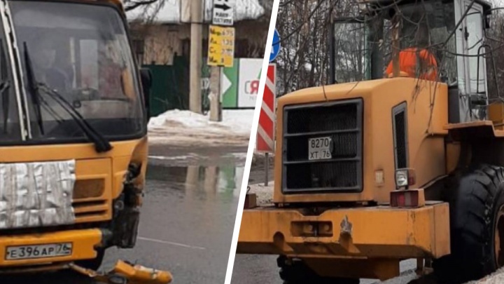 «Мы разлетелись как кегли»: в Ярославле автобус с пассажирами врезался в трактор