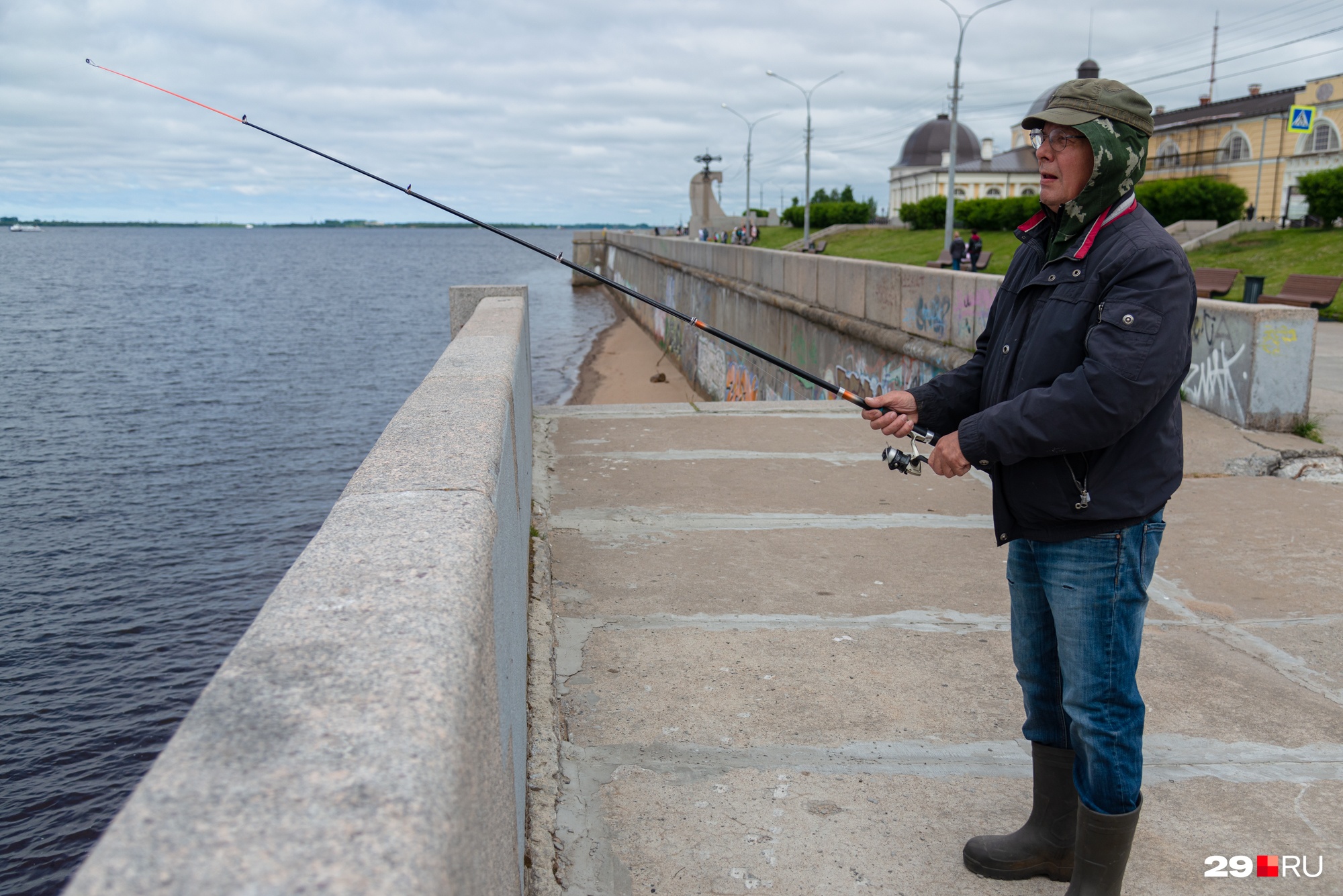 Александр Иванович говорит, что занялся рыбалкой на пенсии от нечего делать