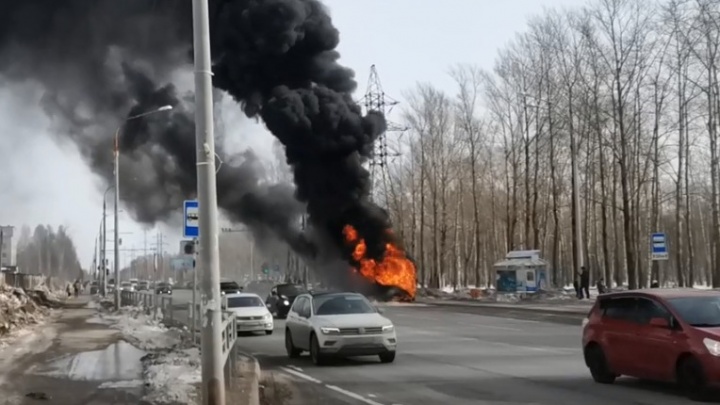 В Северодвинске загорелся пассажирский автобус
