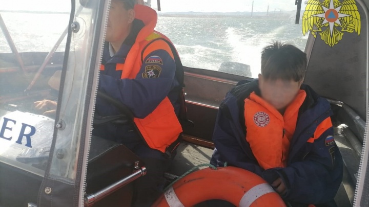 Спасатели вытащили 12-летнего мальчика из ледяной воды Кенона в Чите