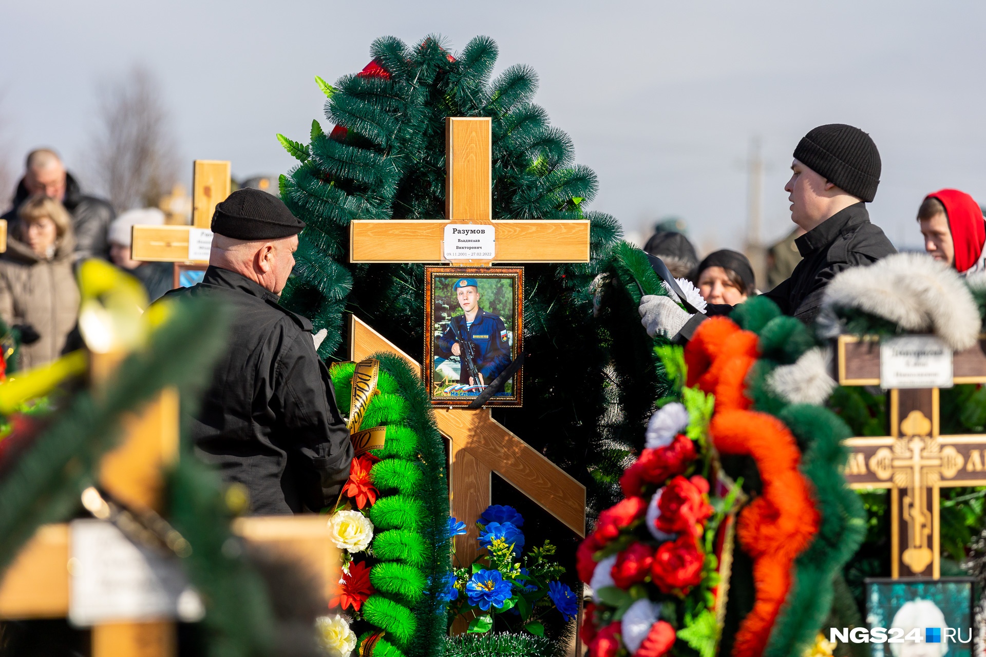 Похорони ф. Прощание с погибшими на Украине. Похороны военнослужащего. Похороны солдат погибших в Украине 2022.
