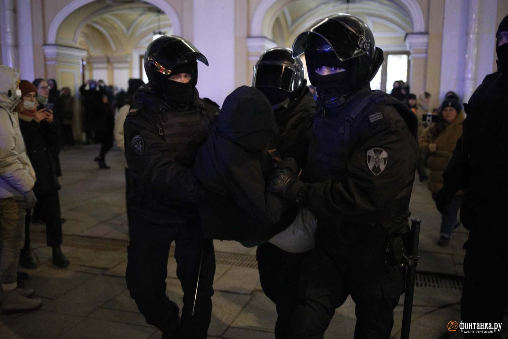 В Петербурге на митинге за мир задержали почти 50 человек | 26.02.2022 |  Санкт-Петербург - БезФормата