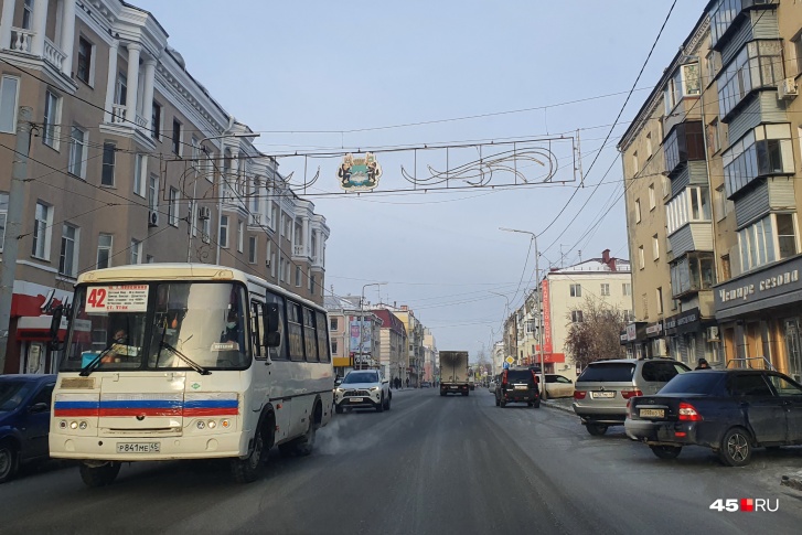 Автобусы изменят маршруты 5 и 7 мая вечером Автобусы изменят маршруты 5 и 7 мая вечером
