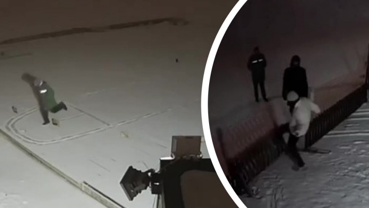 В Екатеринбурге трое парней вытоптали на снегу огромный фаллос. Видео