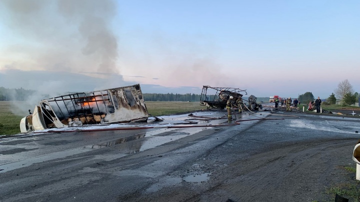 Стала известна причина жуткой аварии на Тюменском тракте, где взорвались и сгорели грузовики