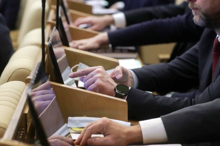 Из 11 депутатов Госдумы от Челябинской области за признание ДНР и ЛНР проголосовали 7 человек