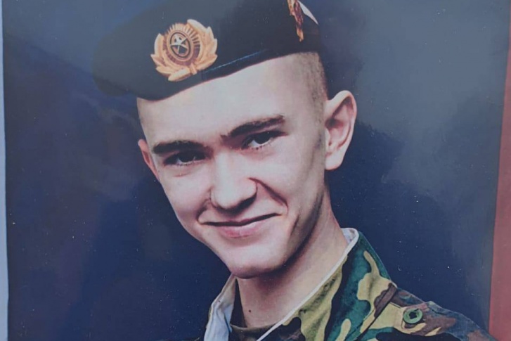 <nobr class="_">20-летний</nobr> Эдуард Дьяконов служил радистом-разведчиком <nobr class="_">57-й</nobr> Отдельной роты специального назначения <nobr class="_">20-летний</nobr> Эдуард Дьяконов служил радистом-разведчиком <nobr class="_">57-й</nobr> Отдельной роты специального назначения