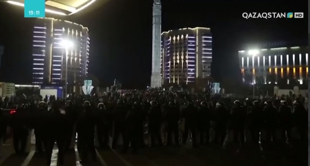 «Все боятся, что начнутся притеснения русскоязычного народа»: екатеринбуржцы — о беспорядках в Казахстане