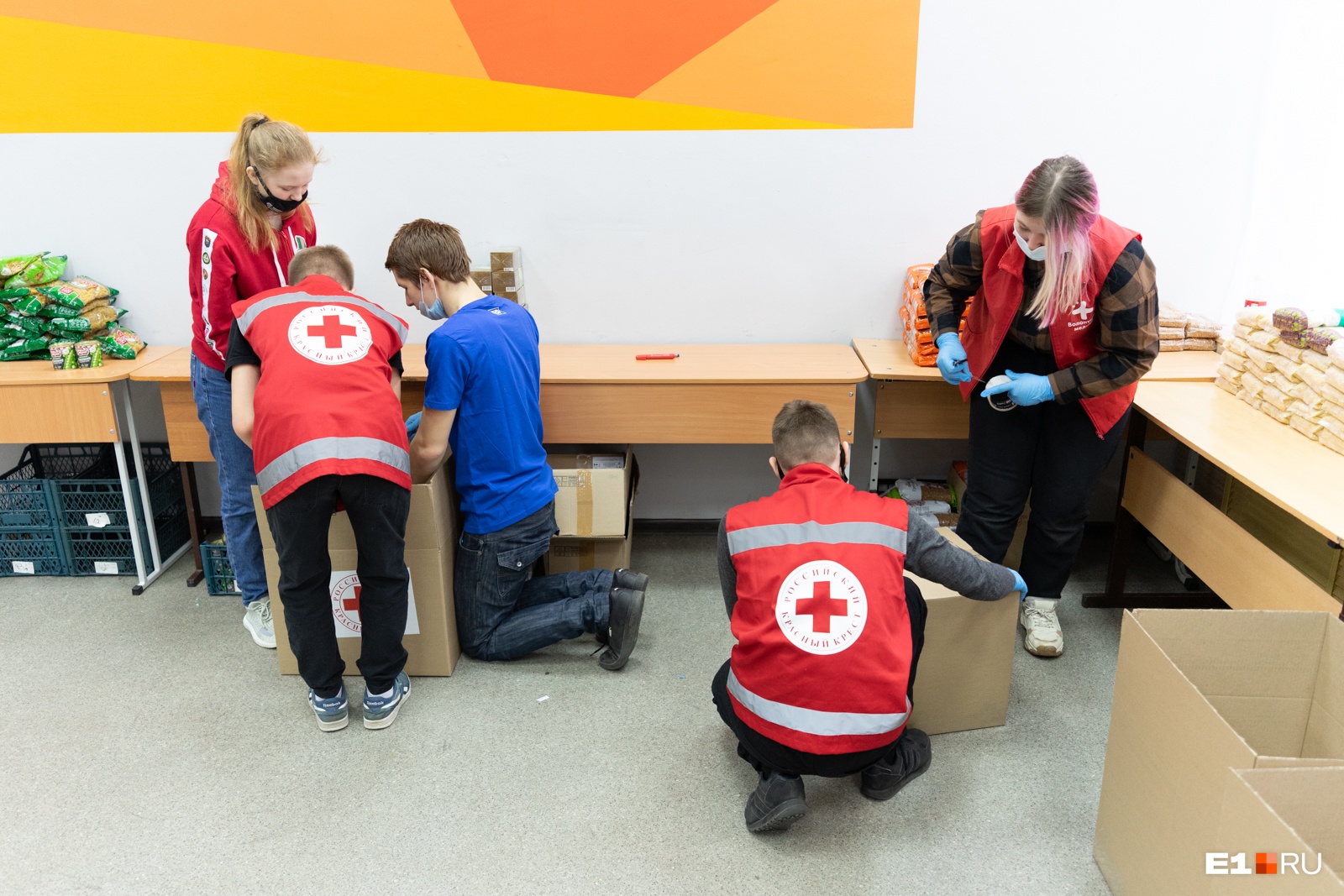 Как в Екатеринбурге помочь беженцам из Донбасса? Объясняет глава Красного Креста