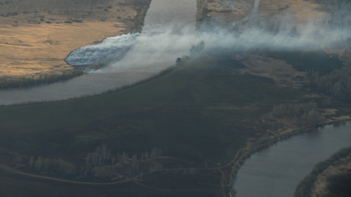 В Югре действуют 17 лесных пожаров на площади 891 га