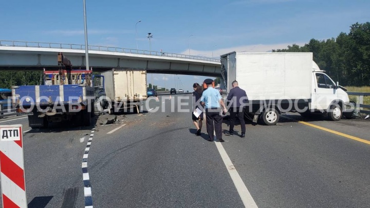 Фура сбила две «Газели» на Киевском шоссе. Один человек погиб